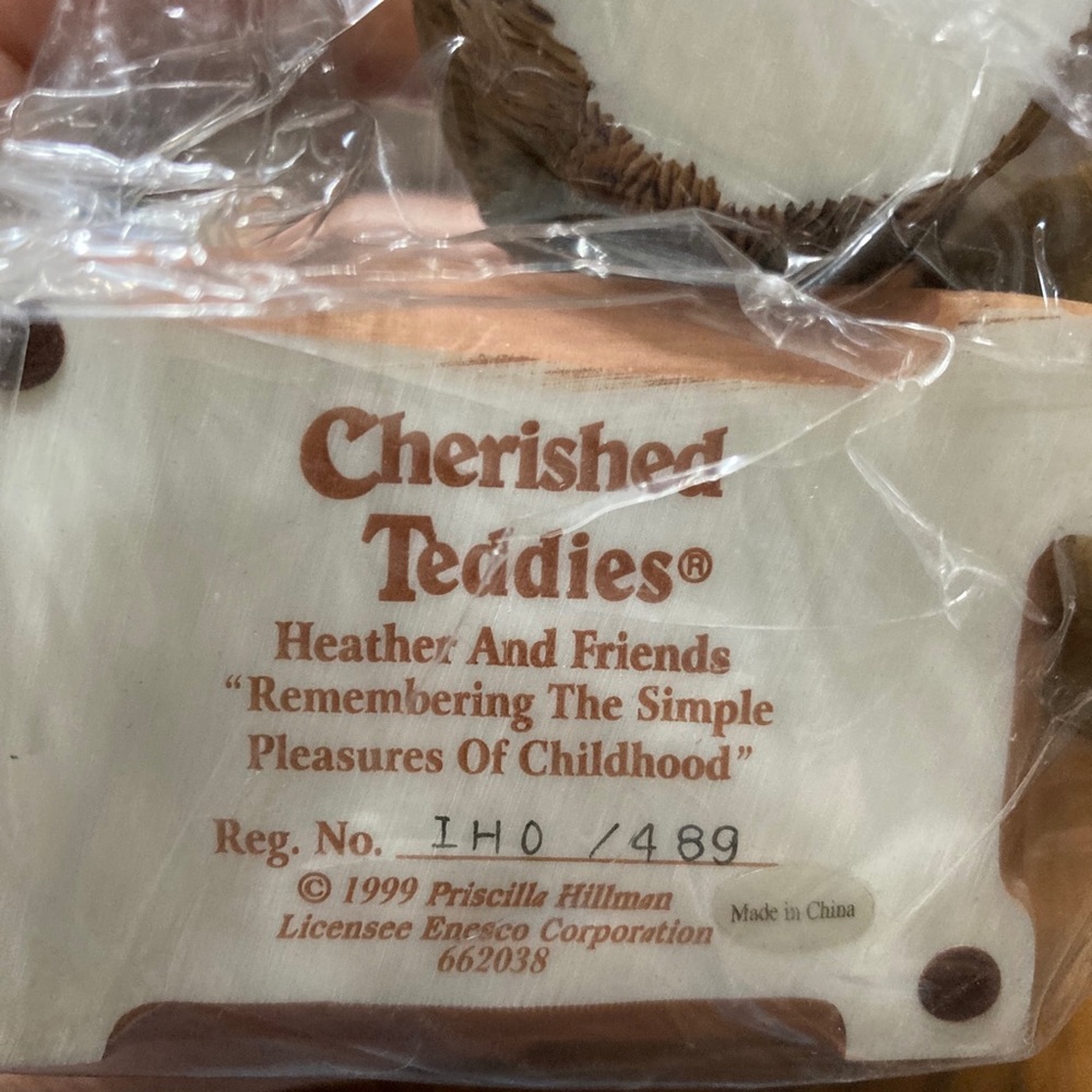 Cherished Teddies Figure - Picture 2 of 3